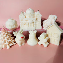 Christmas Castle Collection - Festive Holiday Décor
