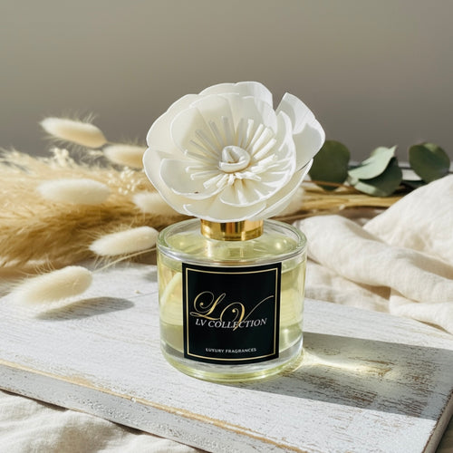 Luxury Reed Diffuser with Sola Flower - Natural Home Fragrance